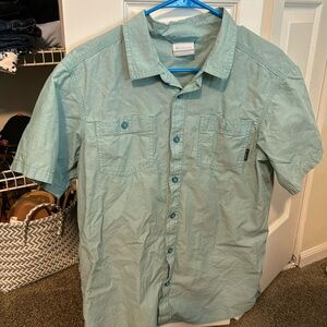 Columbia Men’s casual button down. Size medium - Color Blue